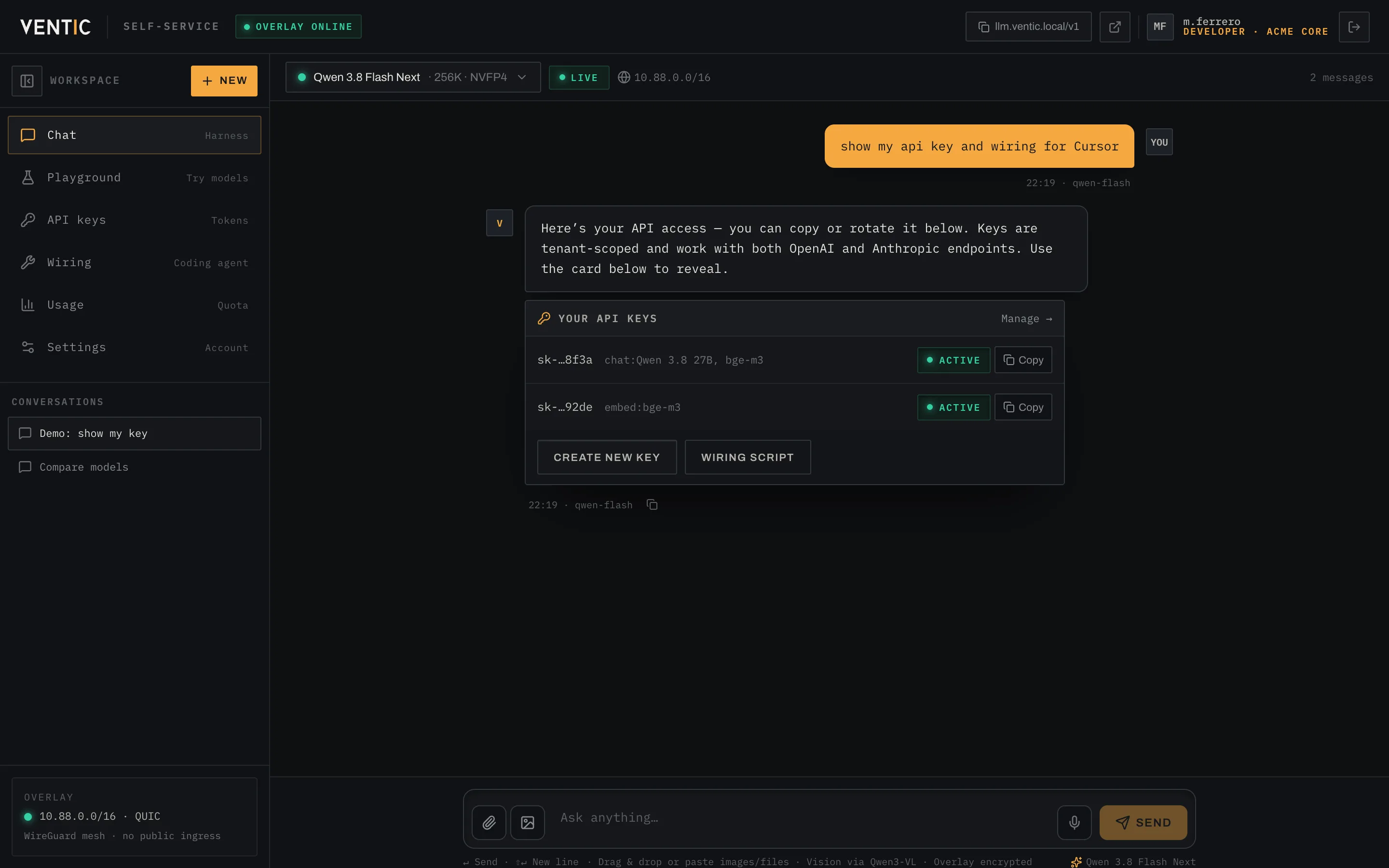 Self-service chat: harness multimodale con selezione modello, suggerimenti e pannello conversazioni, su sfondo scuro Ventic.